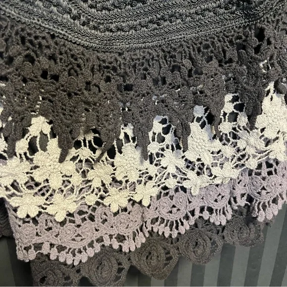 Tiered lace shorts - Picture 5 of 9
